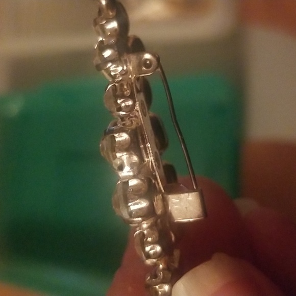 White Rhinestone Brooch - Picture 3 of 3